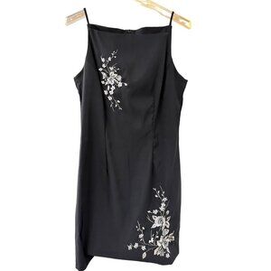✌️ 2/$40 ✌️Black Cocktail Sleeveless Dress with Embroidered Silver Flowers sz 10